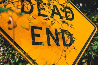 dead end road sign