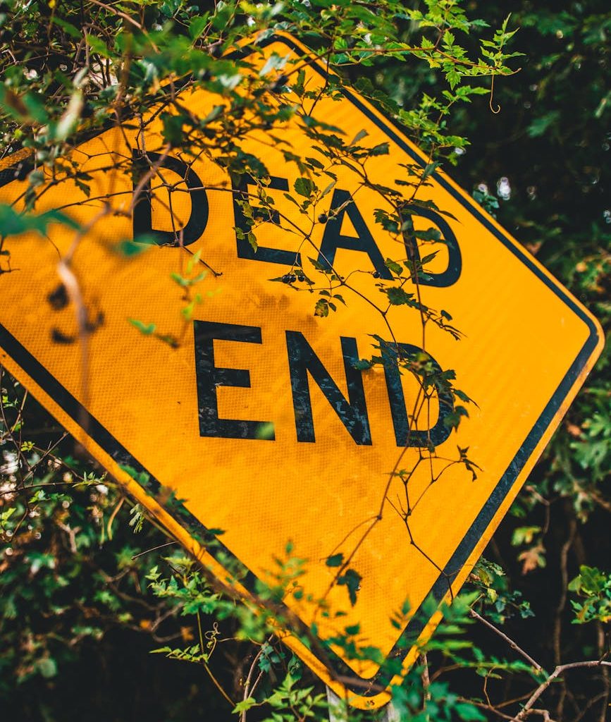 dead end road sign
