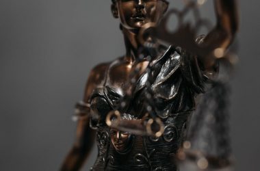 close up photo of lady justice statuette